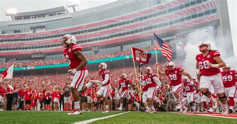 Nebraska vs. Illinois Betting Trends. Nebraska is 2-4-1 against the spread this season. The 77.9 points per game the Cornhuskers record are 13.9 more points than the Fighting Illini allow (64.0).